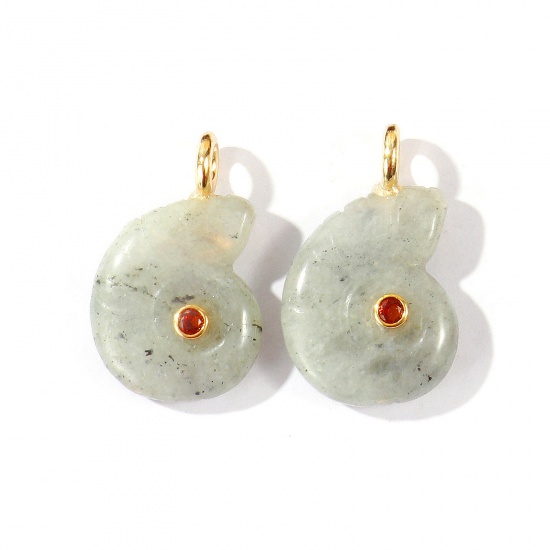 Bild von 1 Stück Messing und Edelstein Ozean Schmuck Charms Großhandel 18K Vergoldet Hellgrau Strandschnecke Braun Kubischer Zirkon 26mm x 21mm