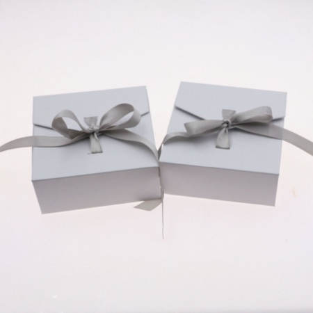 Picture of 1 Piece Paper Jewelry Box For Necklace Bracelet Ring Gift Display Packaging Rectangle White Bowknot Pattern 8.3cm x 8cm x 3.5cm