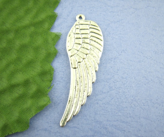 亜鉛合金 チャーム ペンダント　 天使の翼 銀古美 5cm x 16mm、10 個 の画像