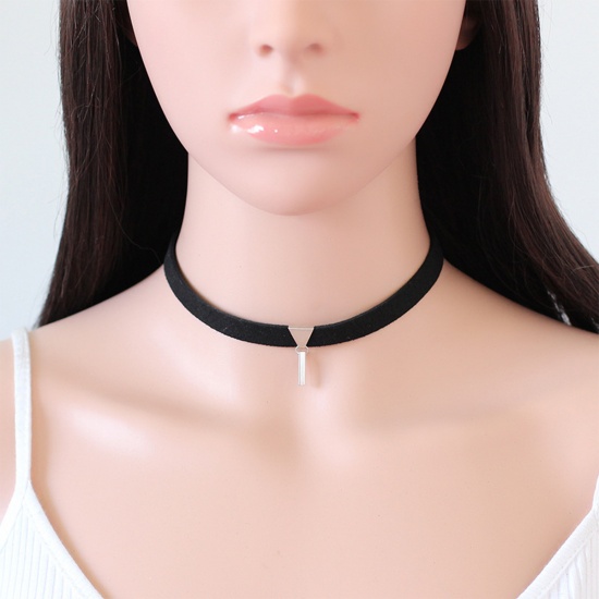 Picture of Velvet Choker Necklace Silver Tone Black Triangle 34cm(13 3/8") long, 1 Piece