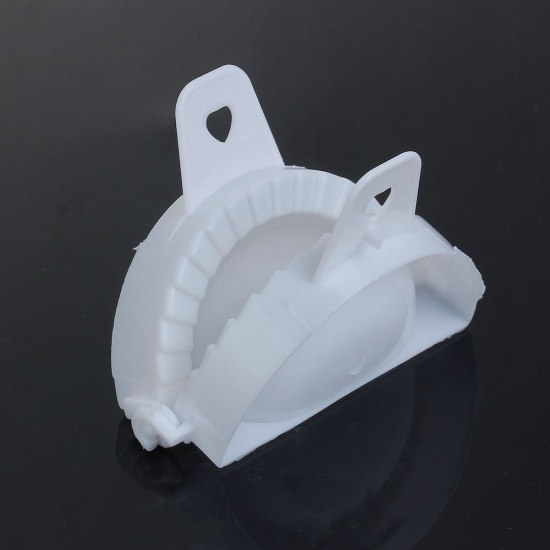 Picture of Plastic Dumpling Tool Jiaozi Maker Device Easy Mold Round White 11.5cm(4 4/8") x 8.2cm(3 2/8"), 1 Piece