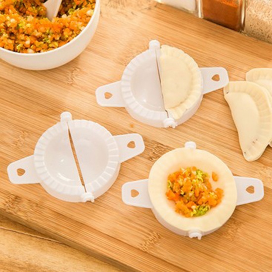 Picture of Plastic Dumpling Tool Jiaozi Maker Device Easy Mold Round White 11.5cm(4 4/8") x 8.2cm(3 2/8"), 1 Piece