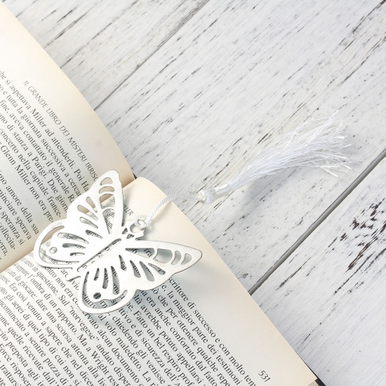 Immagine di Segnalibro Farfalla Tono Argento Bianco Nappine Filigrana 69mm x 55mm, 1 Pz