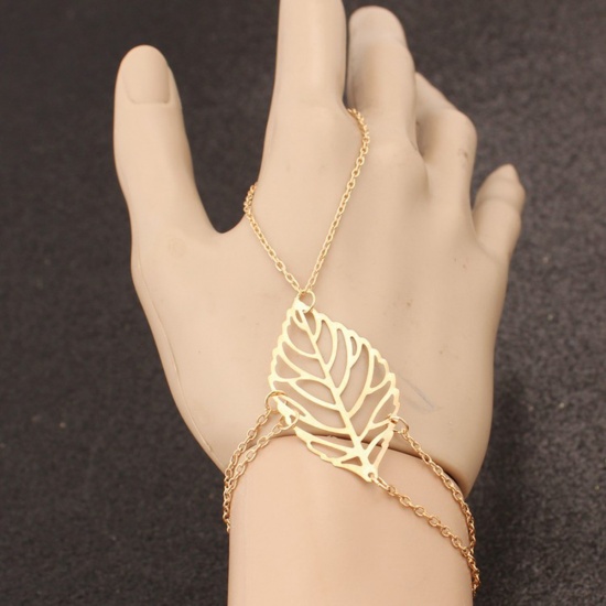 Bild von Handkette mit Ring Sklavenarmband Vergoldet Blätter Hohl 18.5cm lang 1 Strang