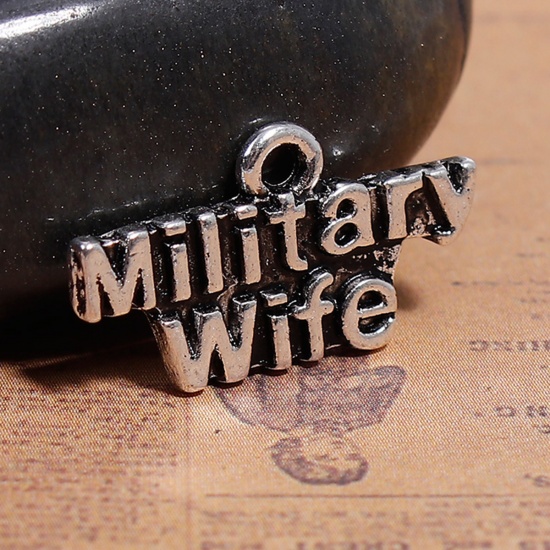 Bild von Zinklegierung Charms Rechteck Antiksilber " Military Wife " 21mm x 11mm, 20 Stück