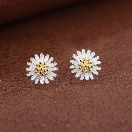 Picture of White Copper Ear Post Stud Earrings Silver Plated Daisy Flower 9mm - 8mm Dia., Post/ Wire Size: (20 gauge), 1 Pair