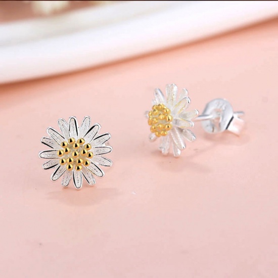 Picture of White Copper Ear Post Stud Earrings Silver Plated Daisy Flower 9mm - 8mm Dia., Post/ Wire Size: (20 gauge), 1 Pair
