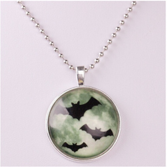 Bild von Glas Halskette Silberfarbe Salbeigrün Halloween Fledermaus Rund Leuchten im Dunkel 60cm lang, 1 Strang