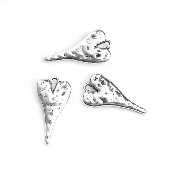 Picture of Zinc Based Alloy Charms Heart Silver Tone 27mm(1 1/8") x 14mm( 4/8"), 30 PCs