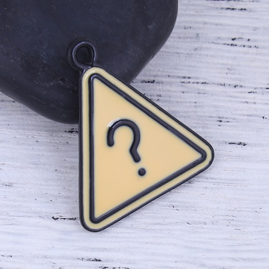 Bild von Zinklegierung Anhänger Dreieck Schwarz Gelb Fragezeichen Emaille 30mm x 26mm, 5 Stück