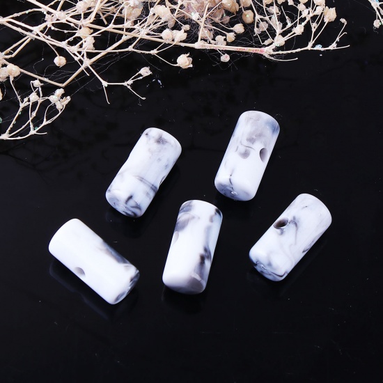 Bild von Harz Perlen Zylinder Weiß & Grau Marmor-Effekt 14mm x 7mm, Loch: 2.4mm, 50 Stück