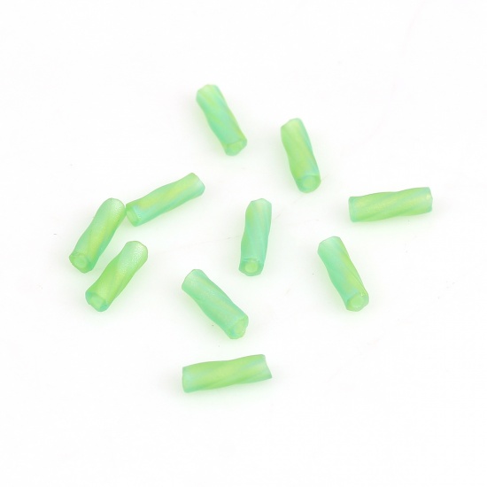 Immagine di (Japan Importazione) Vetro Perline Twisted Bugle Verde AB Colore Smerigliato Circa 6mm x 2mm, Foro: Circa 0.8mm, 10 Grammi (Circa 33Pz/Grammo)