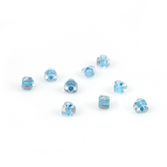 Immagine di (Japan Importazione) Vetro Seme Triangolare Perline Azzurro Trasparente Colore Interno Come 4.7mmx 4.4mm, Foro: Circa 1.7mm x1.5mm, 10 Grammi (Circa 11 Pz / Grammo)