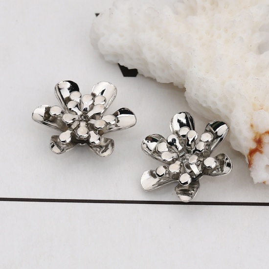Bild von Messing Perlkappen Blumen Silberfarbe (Für Perlengröße: 14mm D.) 15mm x 14mm, 10 Stück