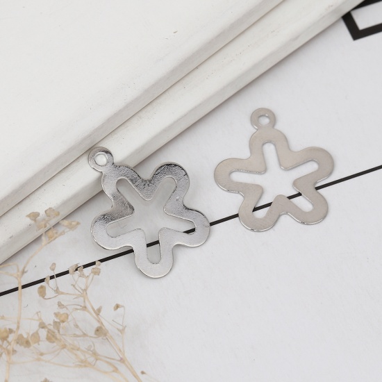Bild von Messing Charms Blumen Silberfarbe 23mm x 19mm, 20 Stück