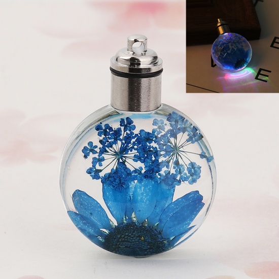 Image de Pendentifs en Verre & Fleurs Séchées Rond Chrysanthème Bleu Paon Transparent LED Lumineux 43mm x 30mm, 2 Pcs