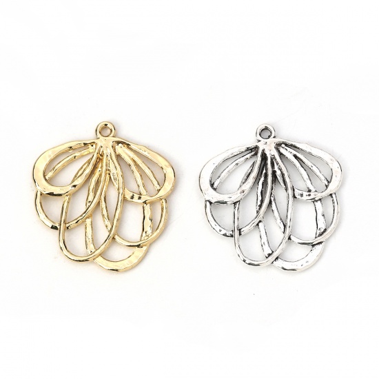 Picture of Zinc Based Alloy Charms Fan-shaped Antique Silver 28mm(1 1/8") x 26mm(1"), 30 PCs