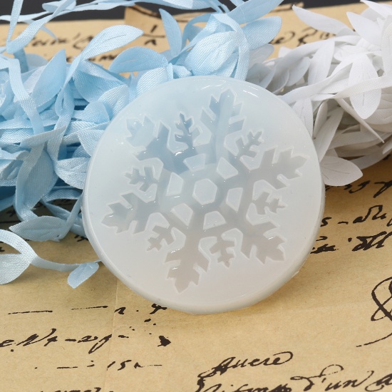 Immagine di Silicone Muffa della Resina per Gioielli Rendendo Tondo Bianco Fiocco di Neve 5.2cm Dia. 2 Pz