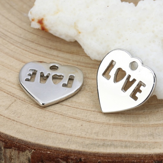 Image de Breloques en Alliage de Zinc Cœur Argent Mat Gravé Mots " LOVE " 15mm x 15mm, 10 Pcs