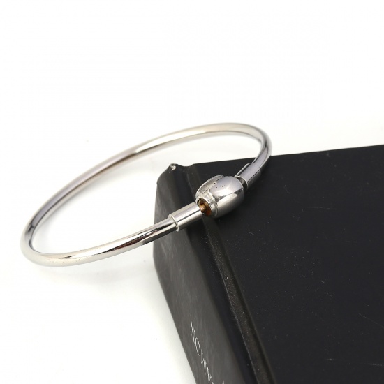 Picture of 304 Stainless Steel Bangles Bracelets Silver Tone With Oval Clasp Can Open 18cm(7 1/8") long, 1 Piece