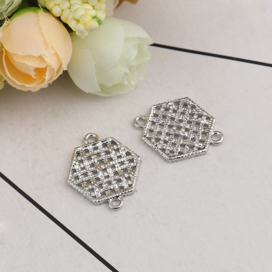 Bild von Zinklegierung Verbinder Hexagon Silberfarbe mit Gitter Muster 23mm x 19mm, 10 Stück