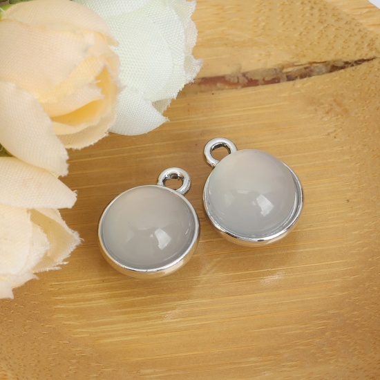 Picture of Zinc Based Alloy Charms Round Silver Tone Grayish White Cat's Eye Imitation 17mm x 14mm, 10 PCs