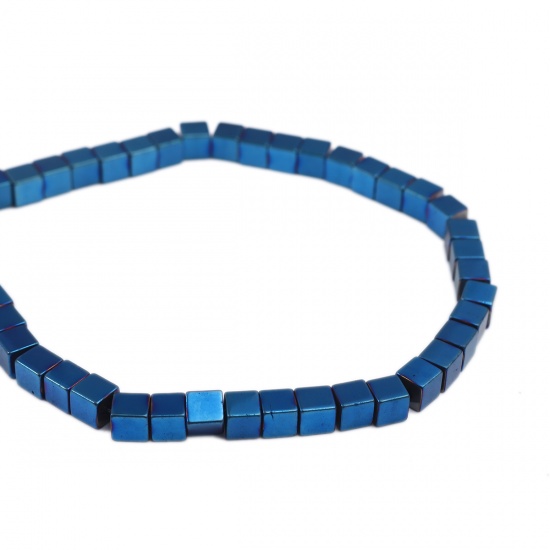 Image de (Classement A) Perles en Hématite （ Naturel ） Cube Bleu 6mm x 6mm, Trou: env. 1.7mm, 40cm long, 1 Enfilade (Env. 68 Pcs/Enfilade)