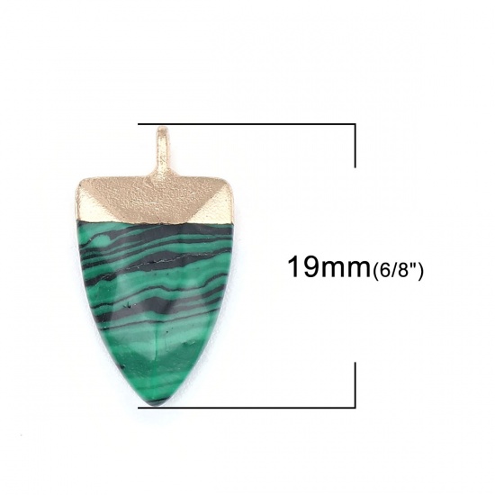 (グレードB) 孔雀石 ( 天然 ) チャーム 金メッキ 緑 三角形 縞模様 19mm x 10mm、 1 個 の画像
