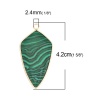 (グレードB) 孔雀石 ( 天然 ) ペンダント シールド 金メッキ 黒+緑 テクスチャ 4.2cm x 2.1cm、 1 個 の画像