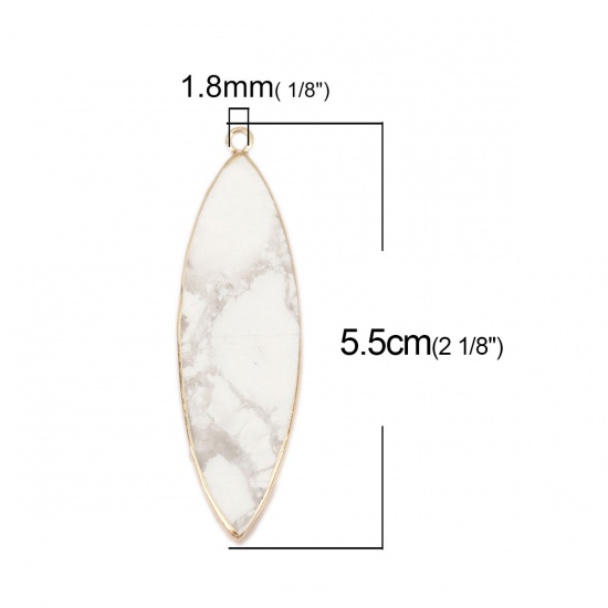 (グレードA) ホワイトターコイズ ( 天然 ) ペンダント 金メッキ ホワイト+グレー マーキス テクスチャ 5.5cm x 1.5cm 、 1 個 の画像