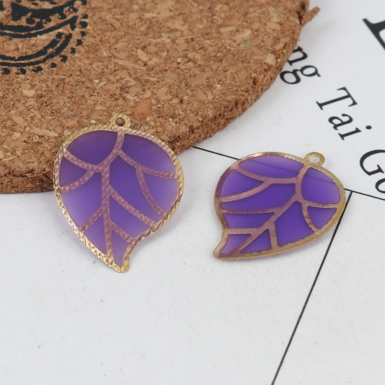 Imagen de Latón & Resina Colgantes Charms Chapado en Oro Púrpura Hoja 26mm x 19mm, 5 Unidades