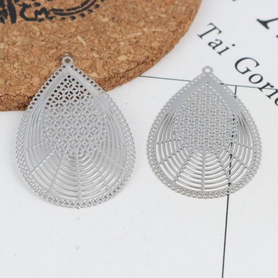Bild von Messing Filigran Stempel Verzierung Anhänger Tropfen Silberfarbe 4.2cm x 2.7cm, 10 Stück