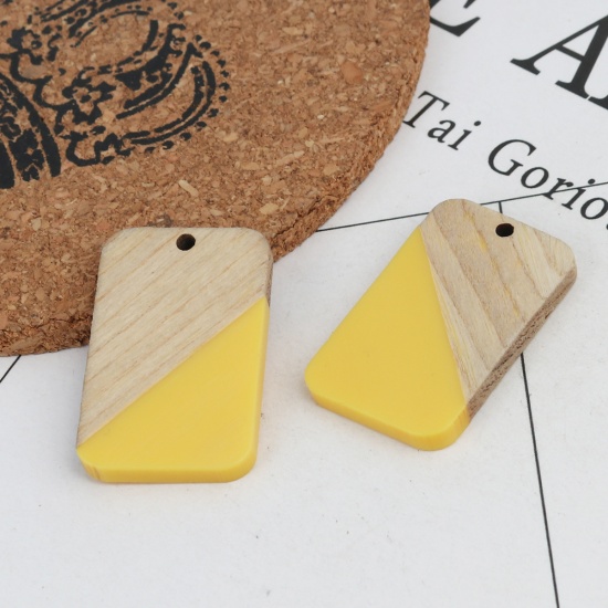 Picture of Natural Wood Effect Resin Pendants Rectangle Yellow 3.3cm x 2.1cm, 2 PCs