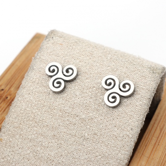 Picture of 304 Stainless Steel Ear Post Stud Earrings Silver Tone Flower 9mm x 9mm, Post/ Wire Size: (21 gauge), 1 Pair