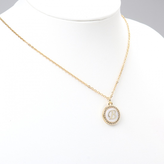 ステンレス鋼+シェル ネックレス 金メッキ 円形 キャピタルレター 文字“ B ” クリア ジルコン 45cm長さ、 1 本 の画像