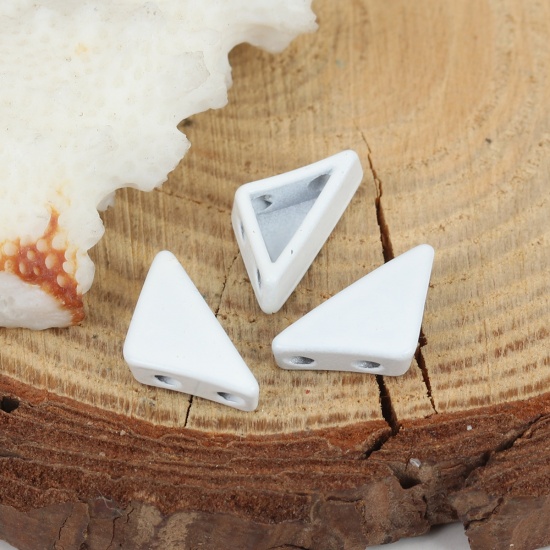 Immagine di Lega di Zinco Smalto Perline Due Fori Triangolo Bianco Circa 14mm x 7mm, Foro:Circa 1.1mm, 10 Pz