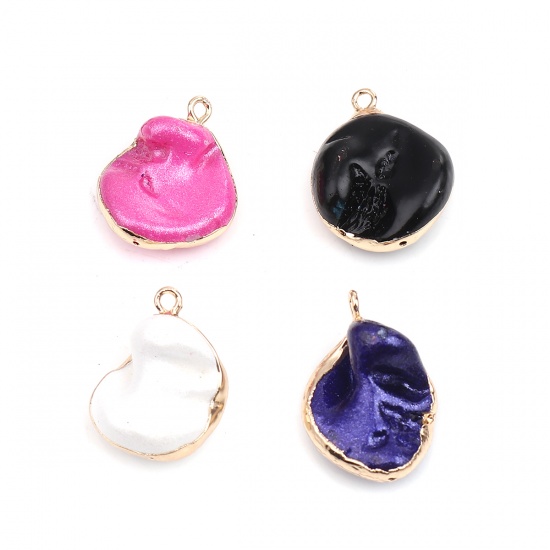 Picture of Natural Zinc Based Alloy & Shell Charms Gold Plated Irregular Black Dyed 23mm x 18mm - 20mm x 16mm, 5 PCs