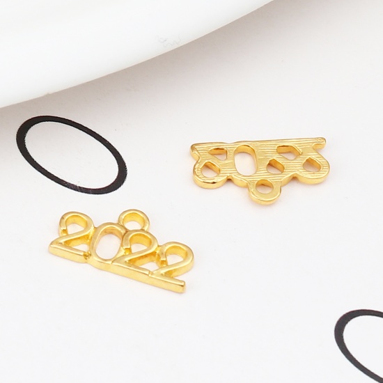 Picture of Zinc Based Alloy Year Charms Number Gold Plated Message " 2022 " 17mm x 9mm, 50 PCs
