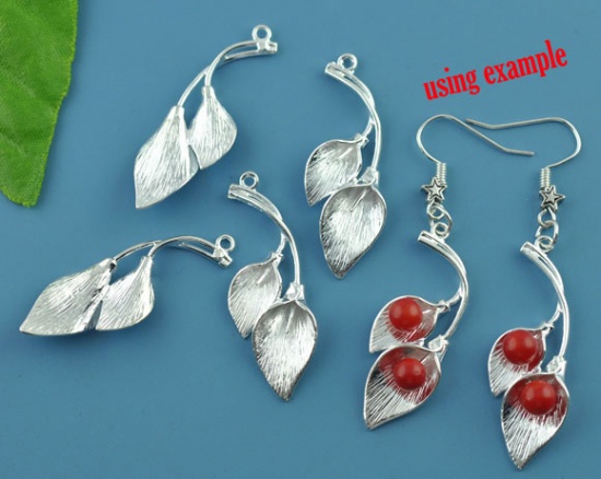 Immagine di Ottone Componente di Orecchino Pendenti Calla Lily Argento Placcato 3.9cm x 13.0mm, 10 Pz