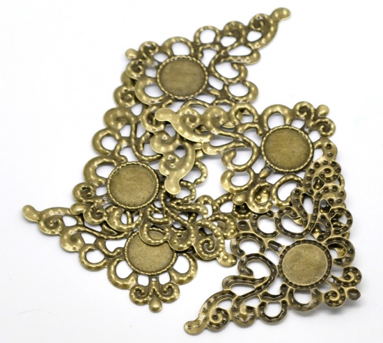 Image de Cabochons d'Embellissement Estampe en Filigrane Creux en Alliage de Fer Triangle Fleurs Bronze Antique à Cabochon 14mm Dia, 7.9cm x 4.6cm, 30 Pcs