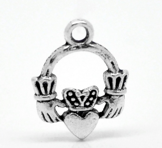 Bild von Antiksilber Claddagh-Ring Charm Anhänger 18mmx14mm, verkauft eine Packung mit 30 Stücke 