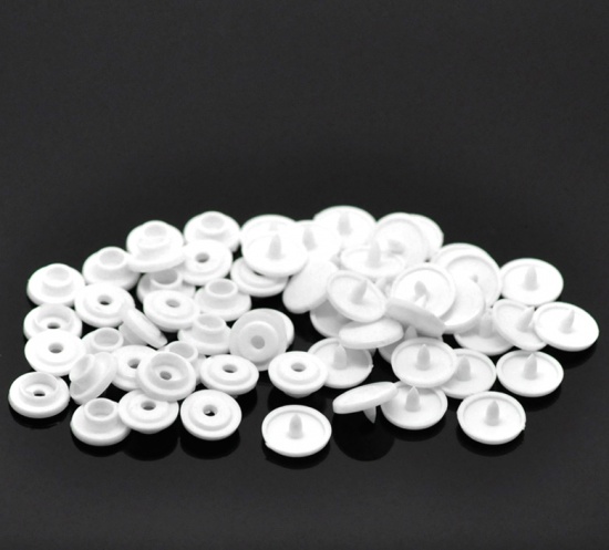 Picture of Plastic Snap Fastener Buttons Round White 10x5mm( 3/8" x 2/8") 9x4mm( 3/8" x 1/8") 9x3mm( 3/8" x 1/8"), 200 Sets(4 PCs/Set)