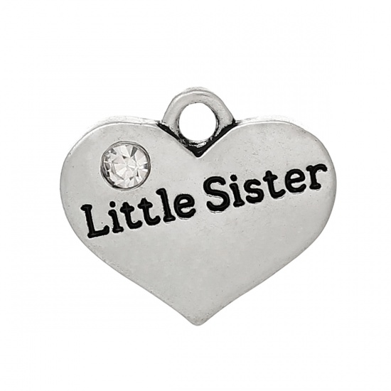 合金+ラインストーン チャーム ペンダント ハート 銀古美 文字" Little Sister " 彫刻 透明ラインストーン 17mm x 15mm、 20 個 の画像