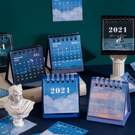 Immagine di Carta Calendario Luna Lettere " 2021 " Blu Scuro 6cm x 6cm, 1 Copia