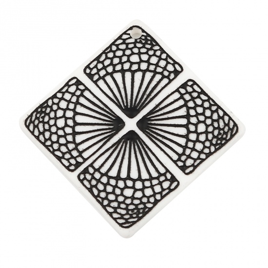 Immagine di Resina Ciondoli Rombo Nero & Bianco 40mm x 40mm, 3 Pz