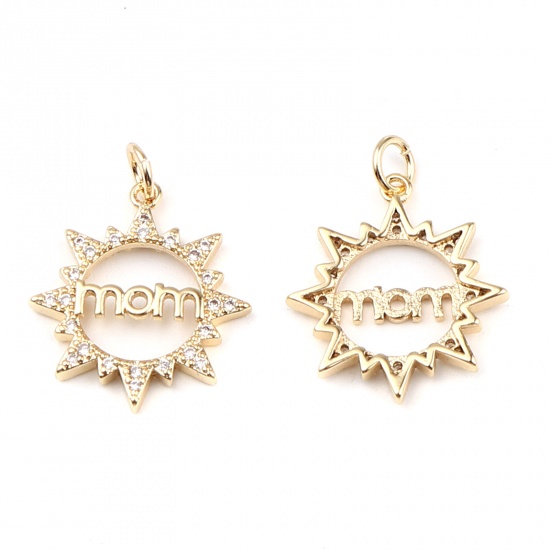 Image de Breloques Micro Pave en Laiton Soleil Plaqué Or Véritable 18K Mots Gravés" Mom" à Strass Transparent 25mm x 19mm, 1 Pièce