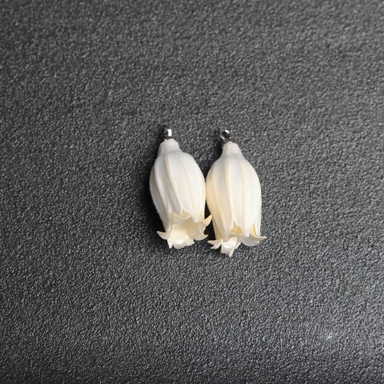 Picture of Zinc Based Alloy Handmade Resin Jewelry Real Flower Pendants Creamy-White 20mm - 7mm, 2 PCs