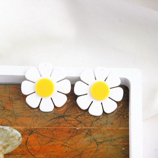 Immagine di Acrilato Ciondoli Fiore Bianco 32mm x 32mm, 5 Pz