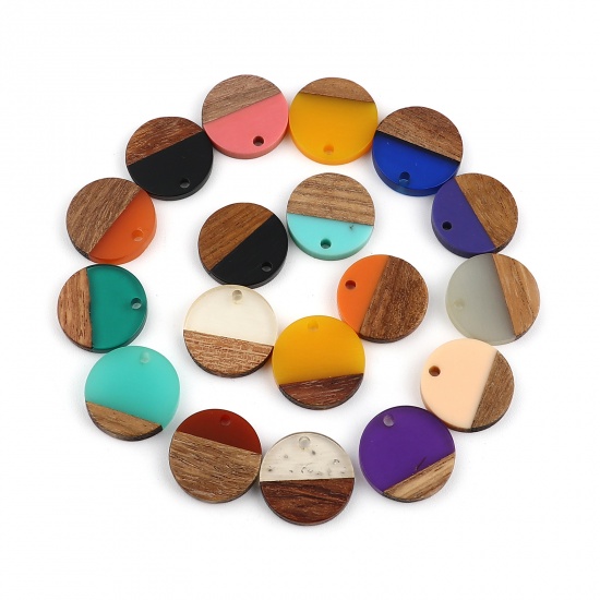 Picture of Resin & Wood Wood Effect Resin Pendants Round At Random Color 18mm Dia. 5 PCs