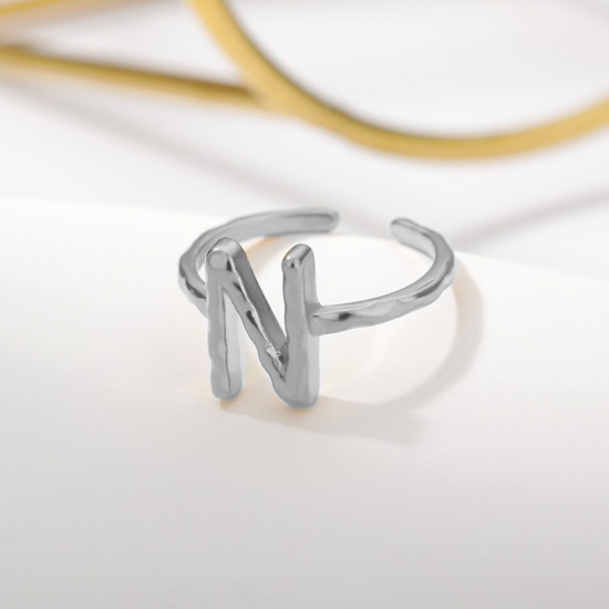 ステンレス鋼 オープンタイプ 調整可能 リング 指輪 シルバートーン 環状 キャピタルレター “ N ” 16.5mm（日本サイズ約11号）、 1 個 の画像